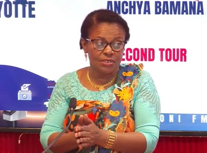 Chiconi FM-TV - Avec Anchya Bamana pour "Le changement pour Mayotte, une fois député ? "